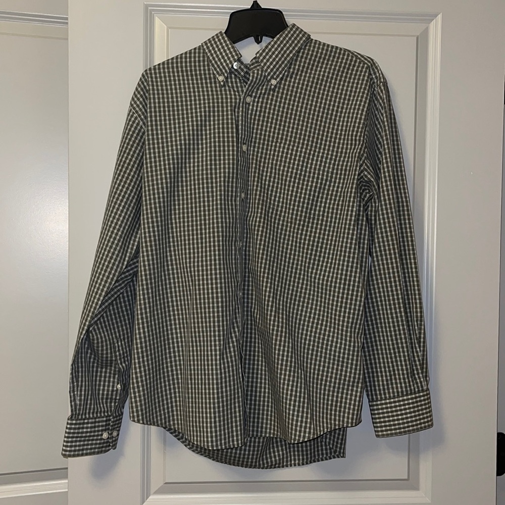 Size L men’s docker button shirt